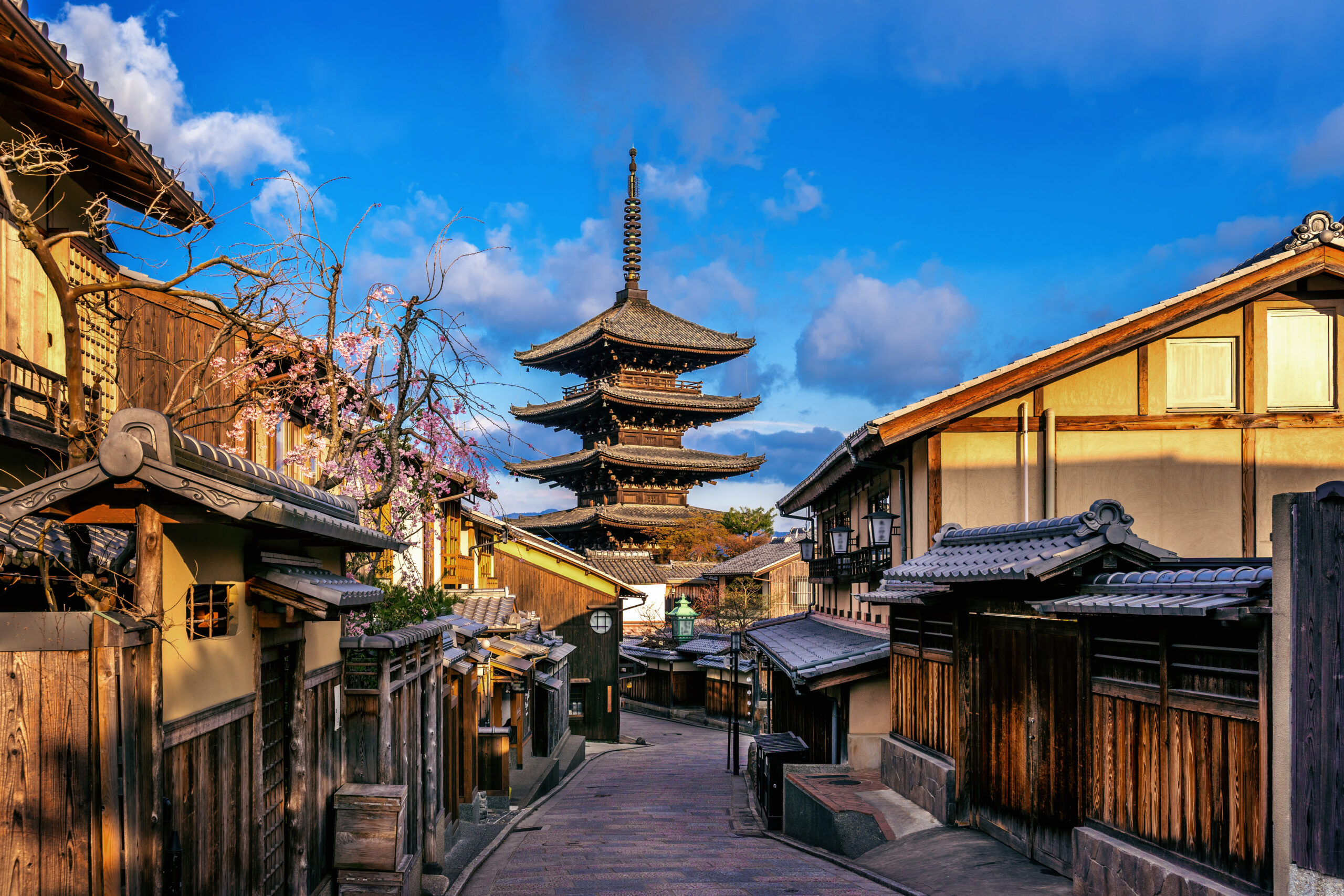yasaka pagoda sannen zaka street kyoto japan scaled