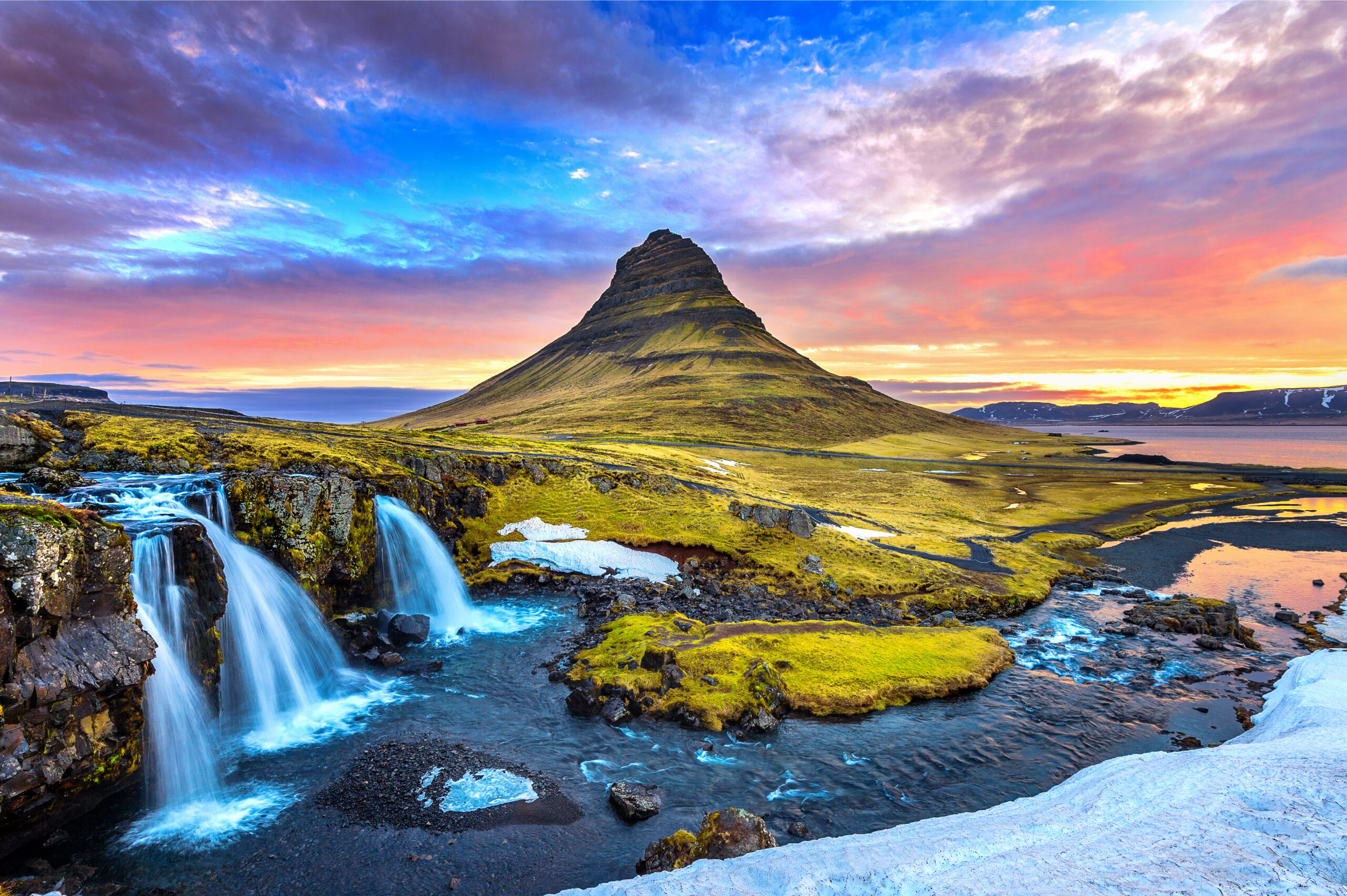 kirkjufell sunrise iceland beautiful landscape scaled